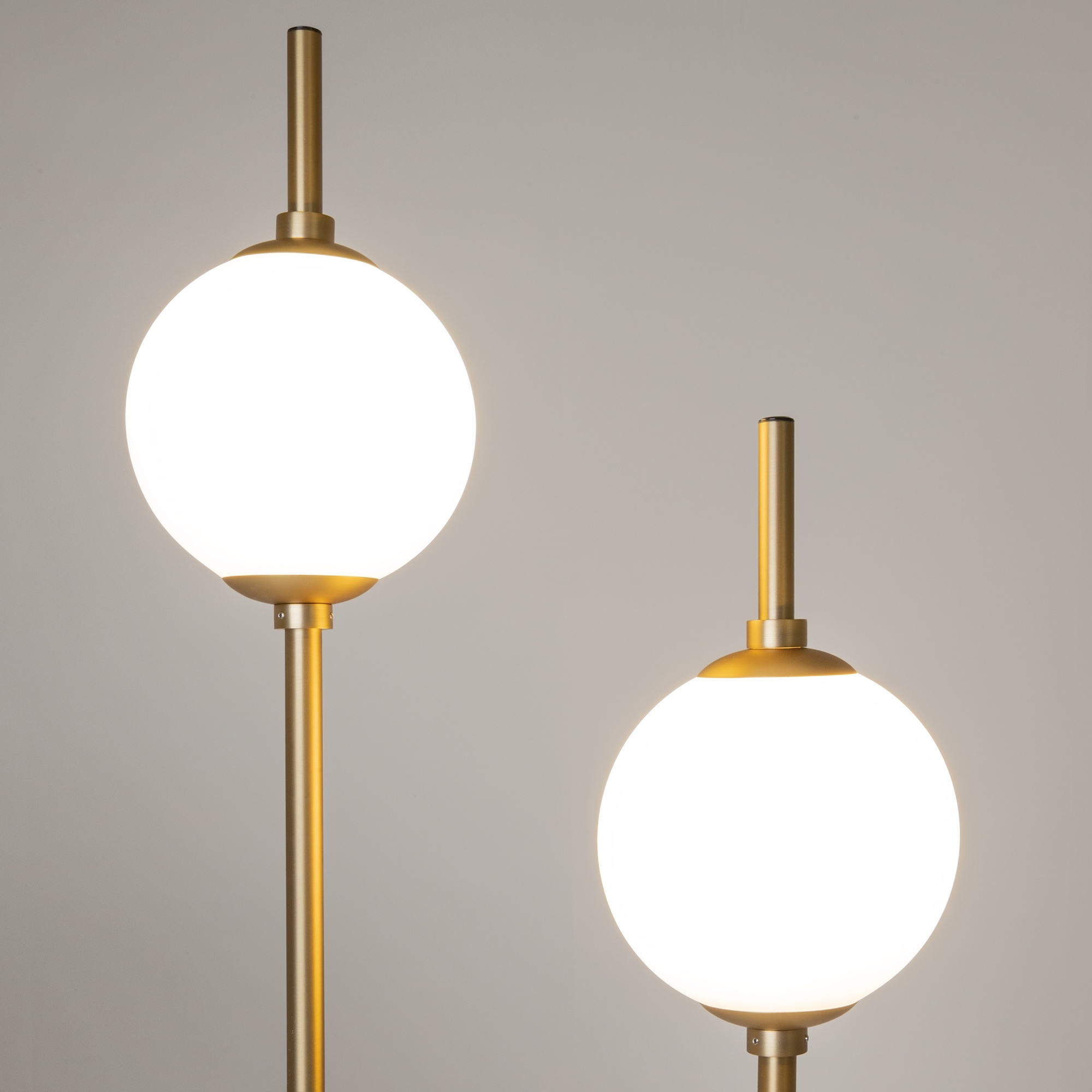 Maytoni - Vloerlamp The Sixth Sense - Messing