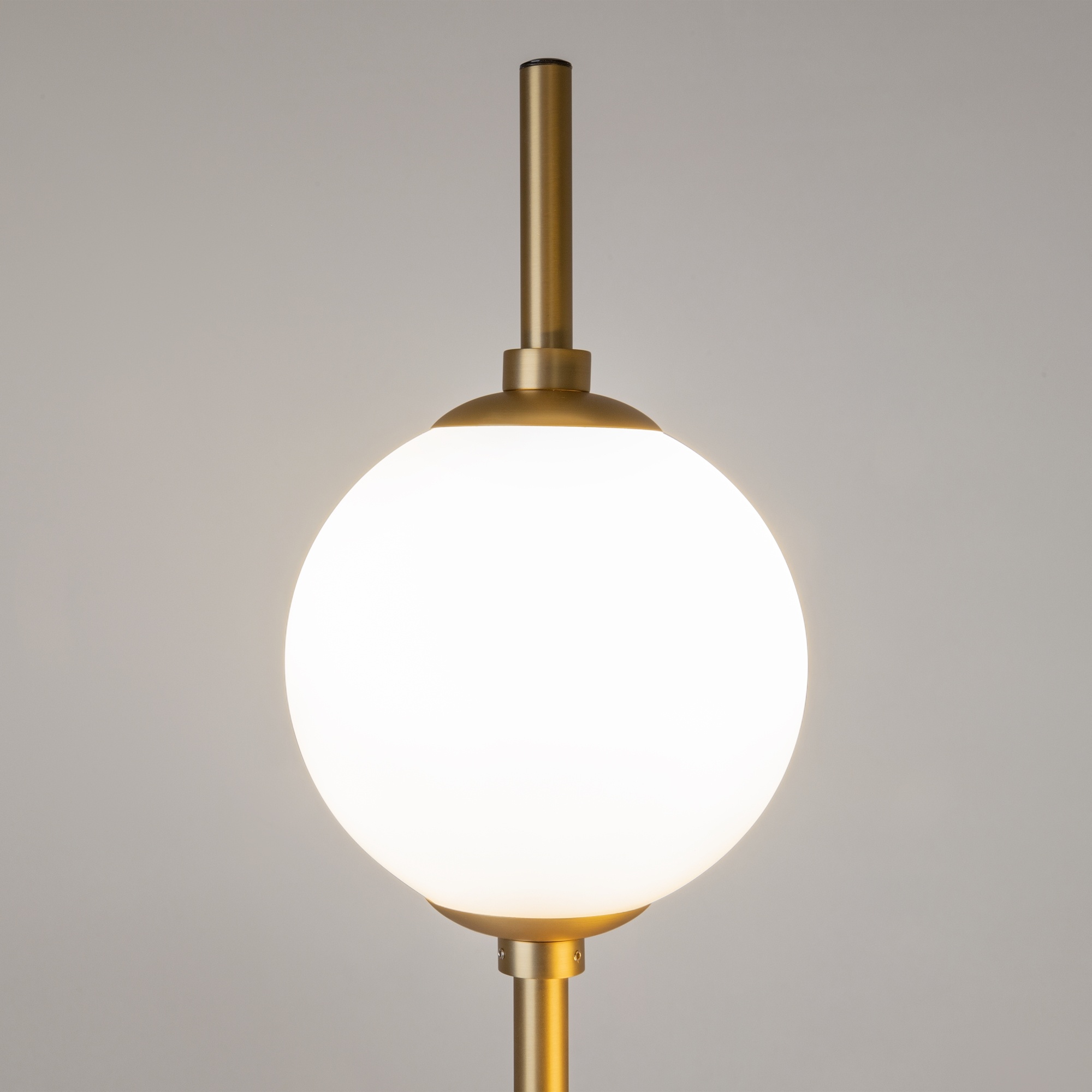 Maytoni - Vloerlamp The Sixth Sense - Messing