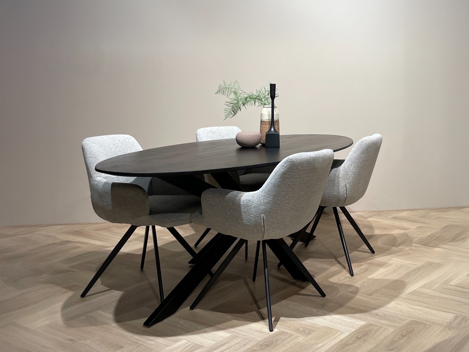 Livingfurn - Eetkamertafel Oslo Ovaal Zwart - Acasia Hout - 180 cm - Zwart