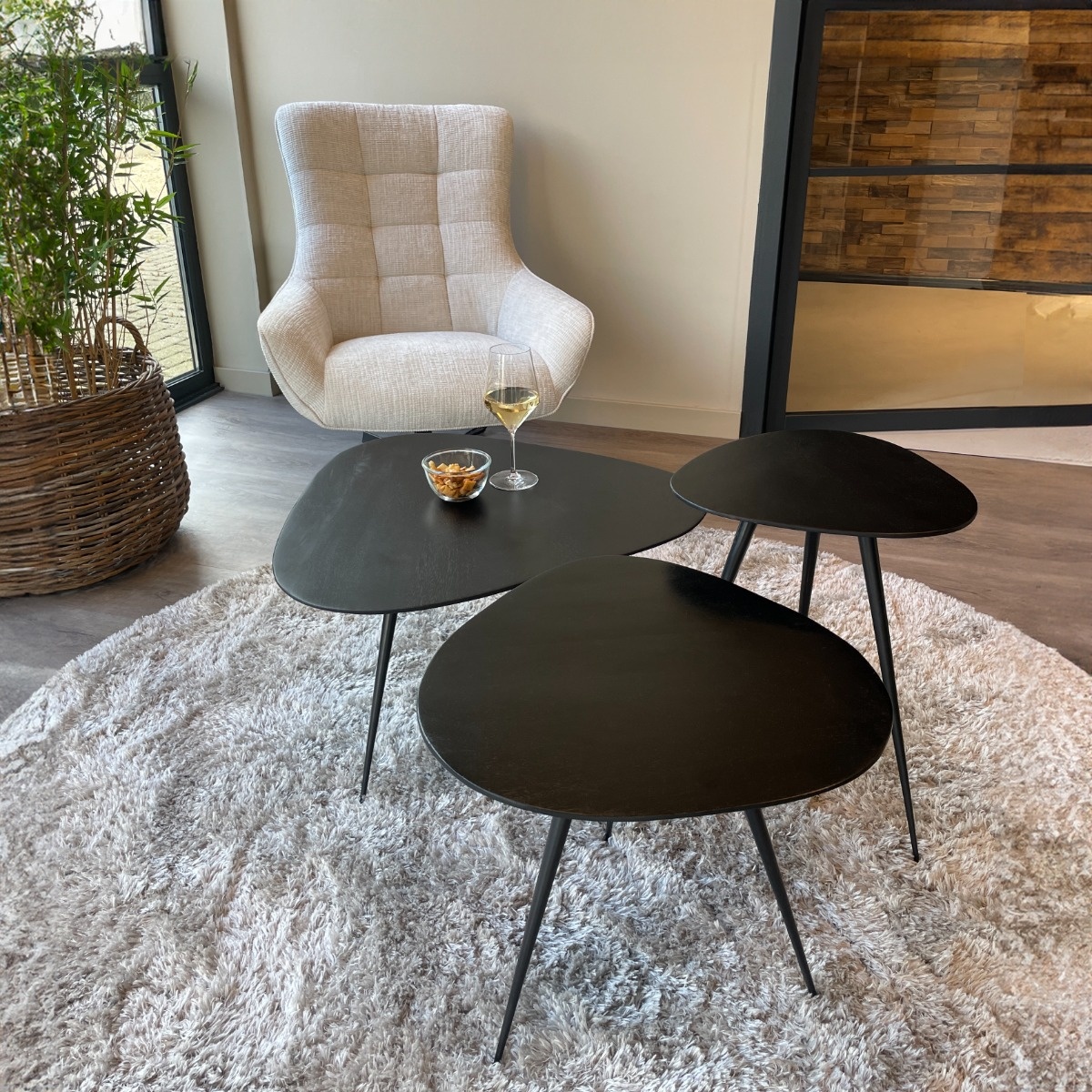 Brix - Salontafel Brix Loua Zwart - 70x70x39 - Mangohout