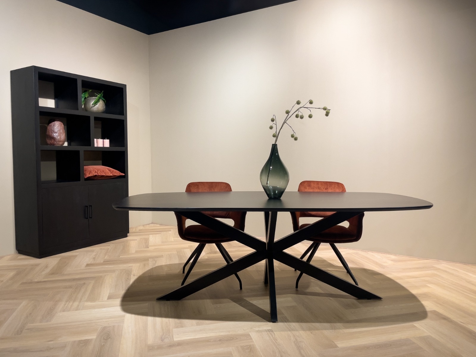 Livingfurn - Eetkamertafel Jesper Danish Oval Black 230cm - Mangohout / Gecoat Staal