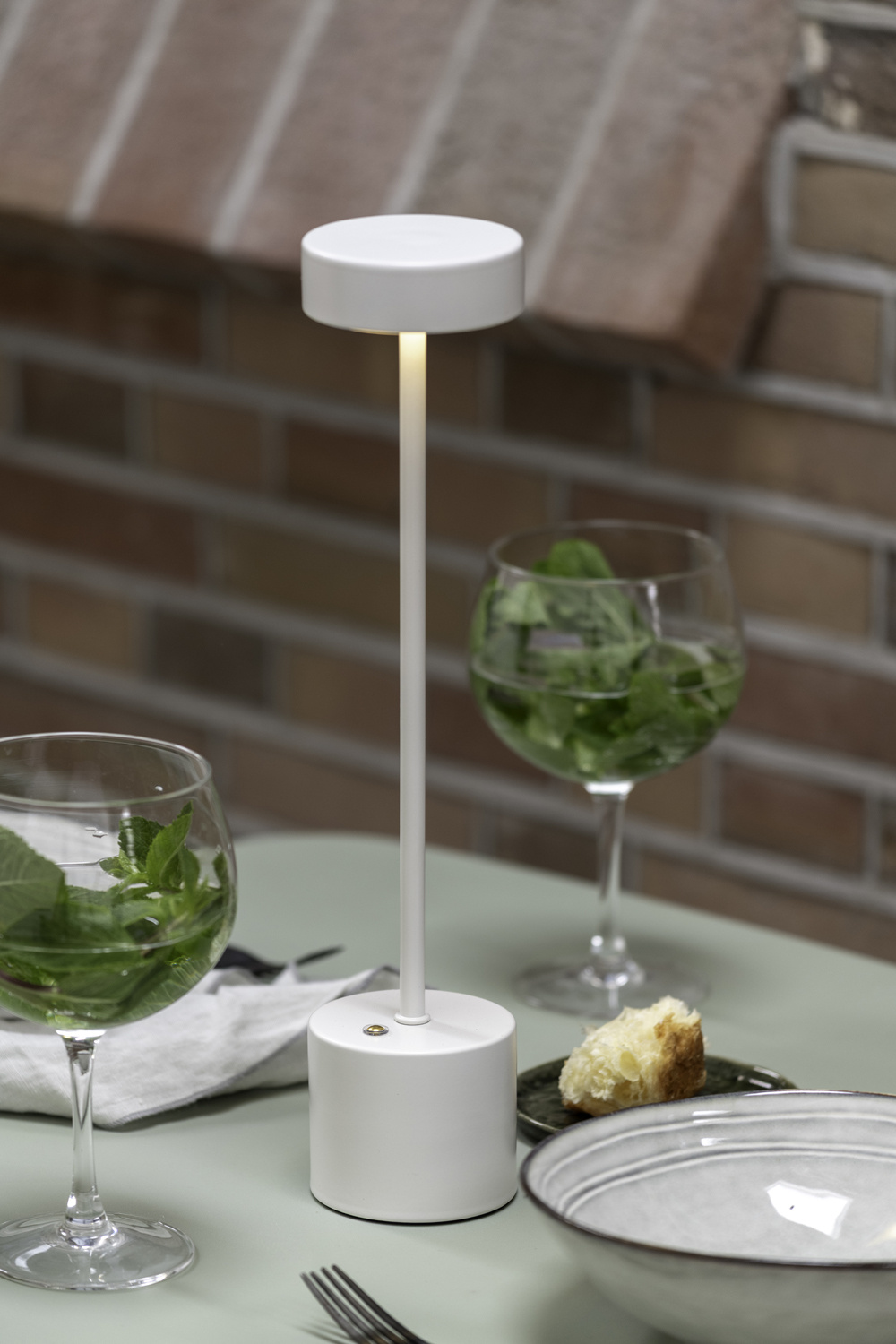 Leitmotiv - Tafellamp Ganar LED - Wit