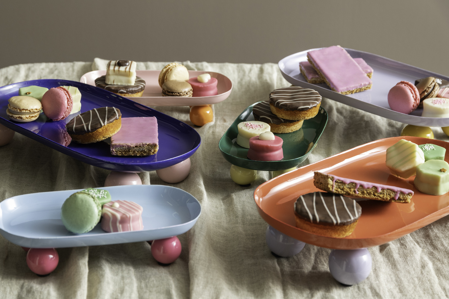 Present Time - Dienblad Double Funky Oval - Cobalt blue & soft pink