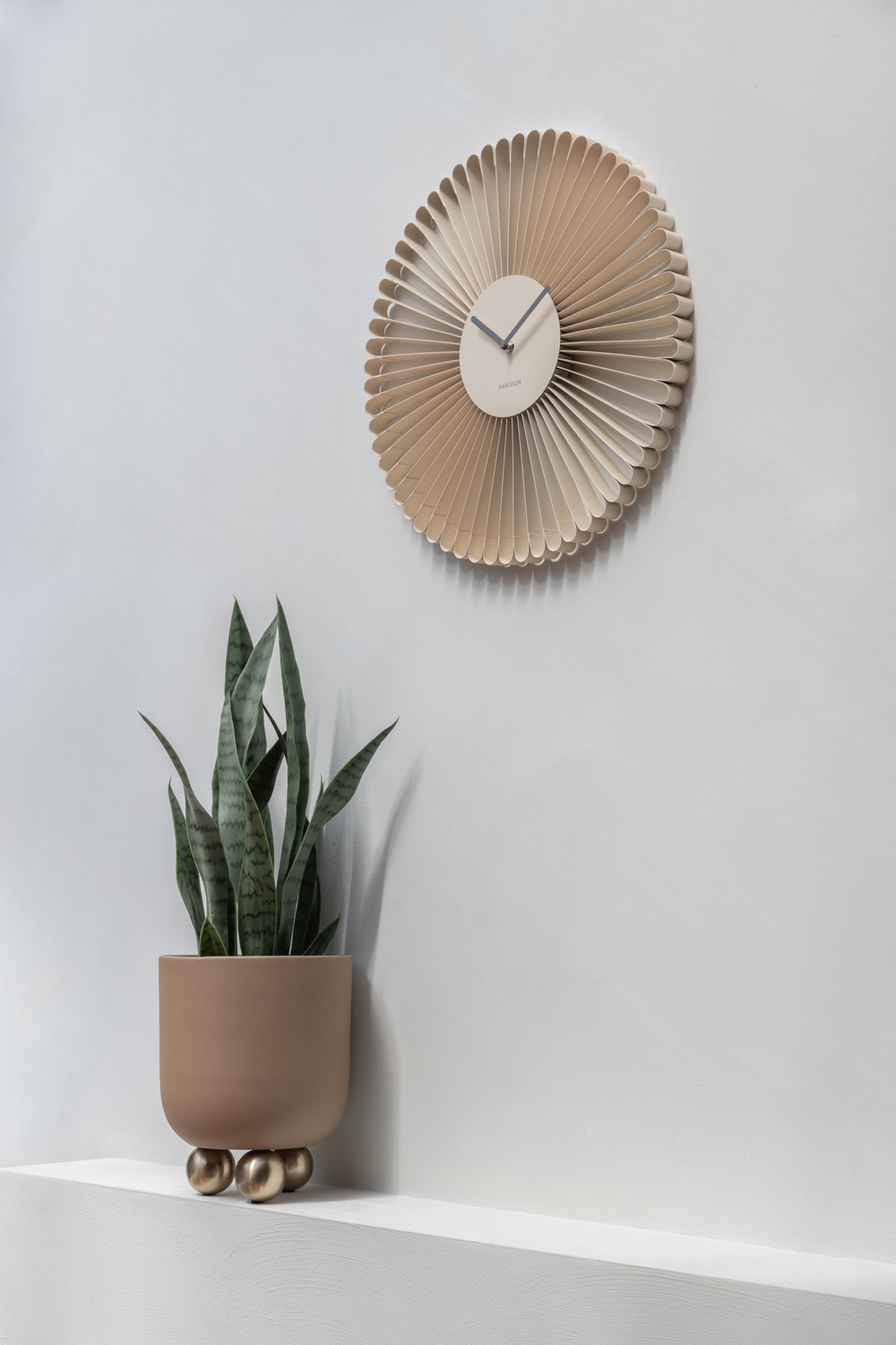 Karlsson - Wandklok Cascara - Gebrokenwit- Ø50cm