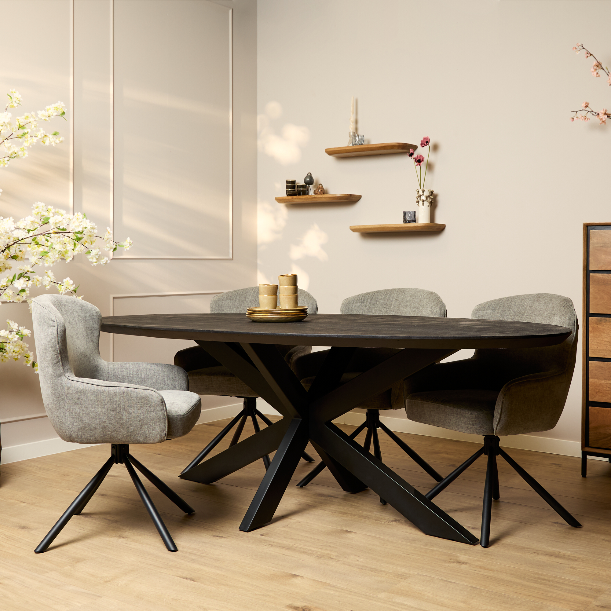 Starfurn - Eettafel Brandy Black - 210 cm - Ovaal