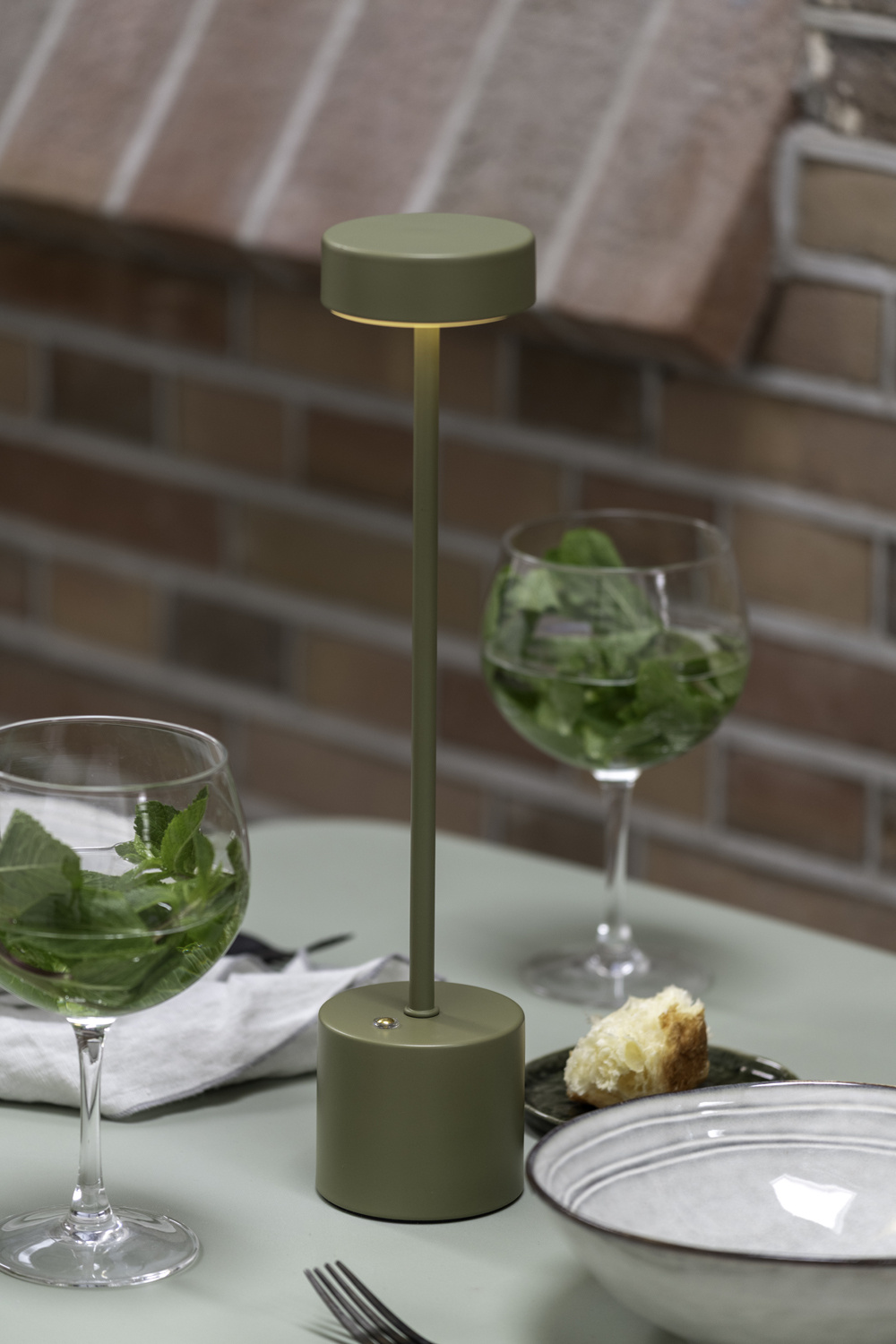 Leitmotiv - Tafellamp Ganar LED - Army green