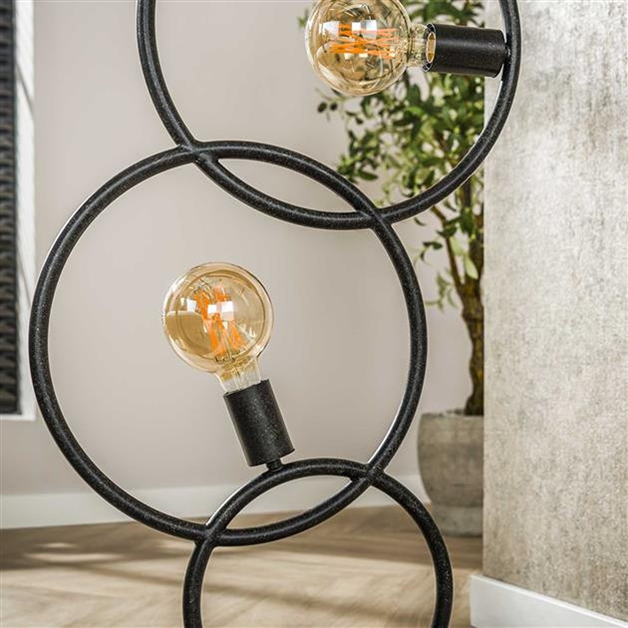 Hoyz Collection - Vloerlamp Loop 3-lichts - Artic Zwart