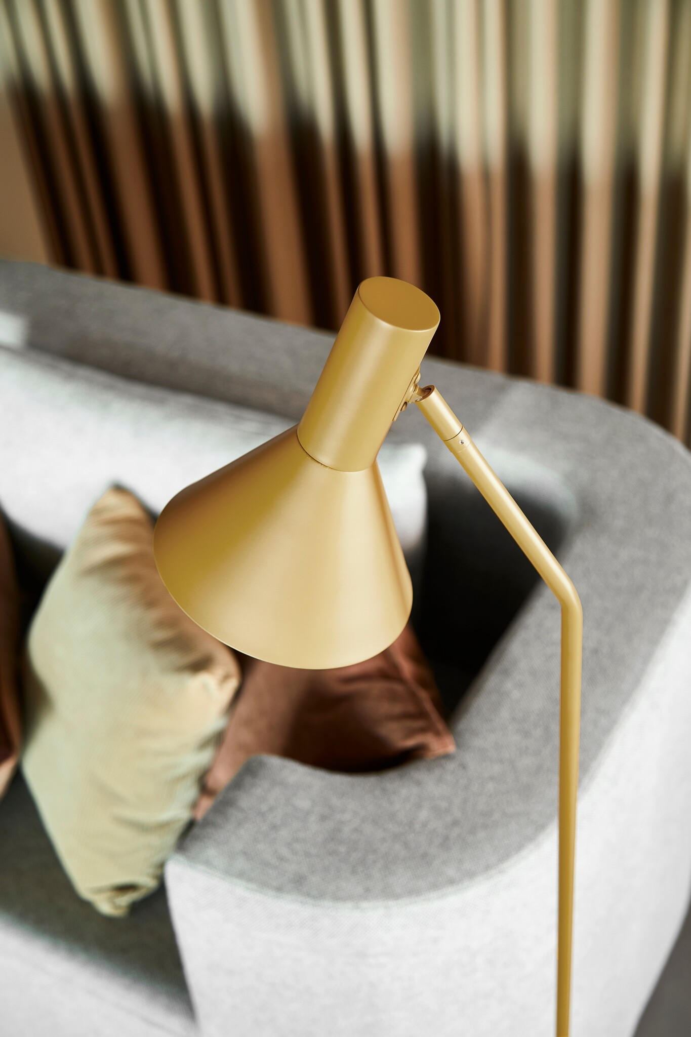 Frandsen - Vloerlamp LYSS - Beige - 36x25x150cm