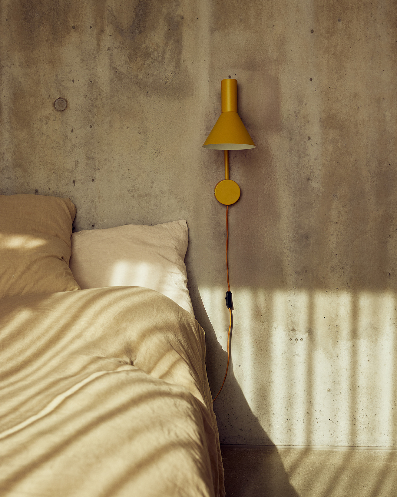 Frandsen - Wandlamp LYSS - Beige - 24x18x42cm