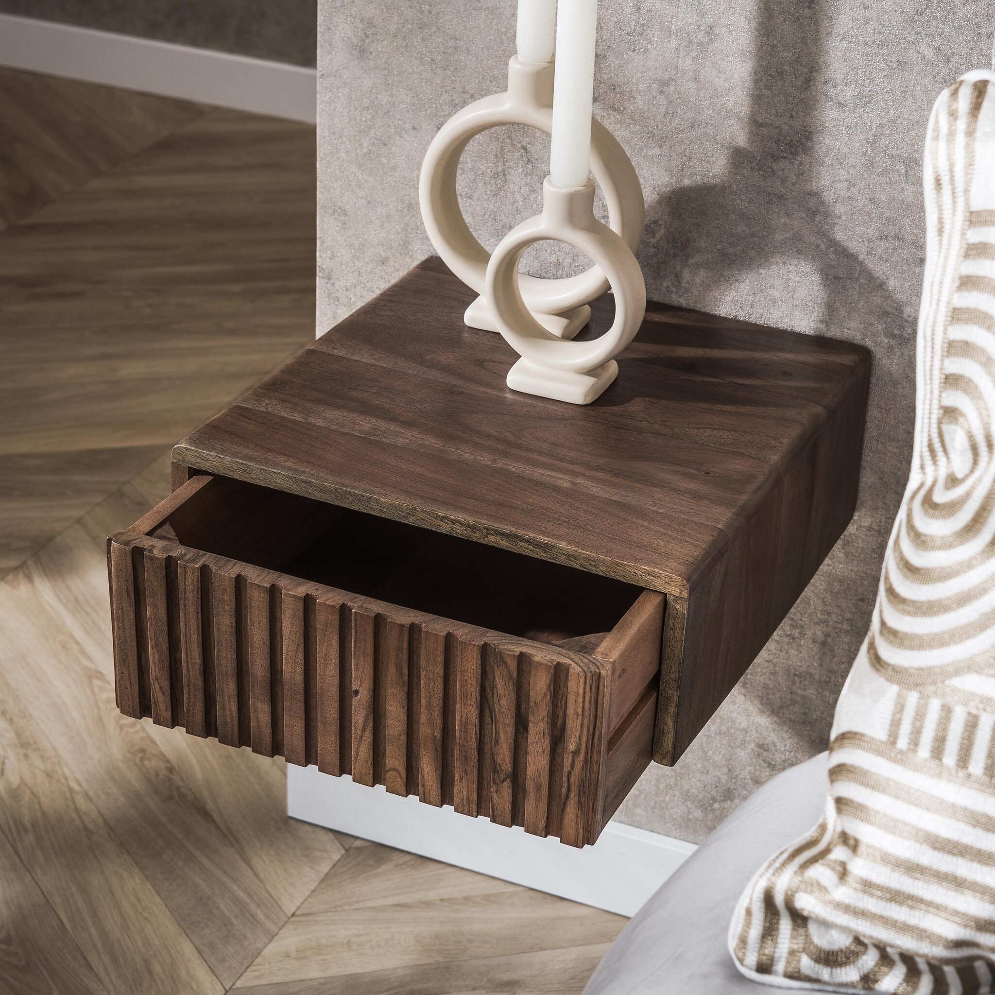 Hoyz Collection - Nachtkastje Carve Zwevend 1 Lade Verpakt Per 2 - Massief Acacia Bruin