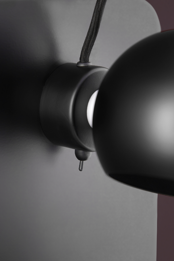 Frandsen - Wandlamp Ball - Zwart - 18x22x30cm