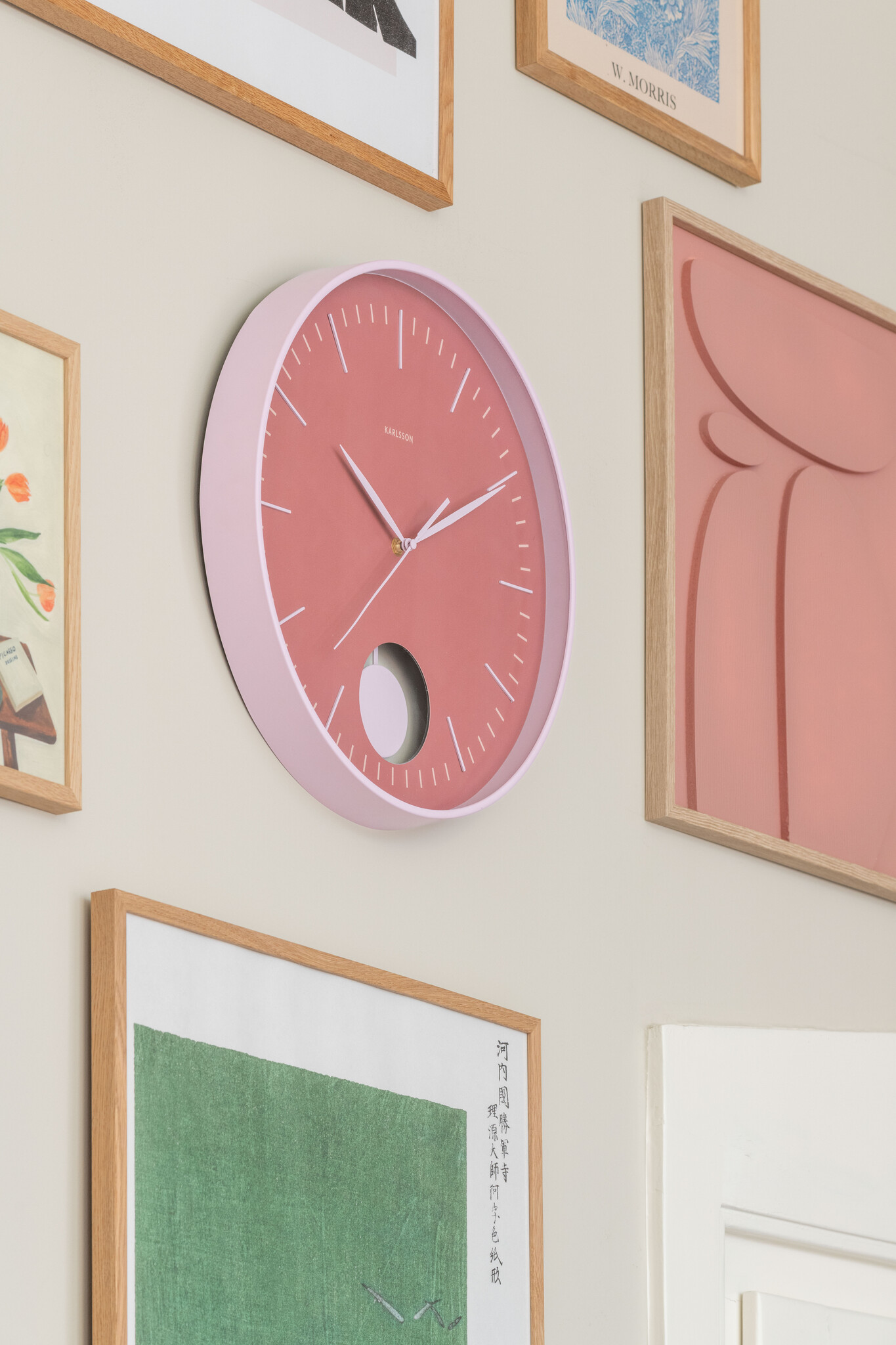 Karlsson - Wall Clock Grato Pendulum - Roze - Ø40,6cm
