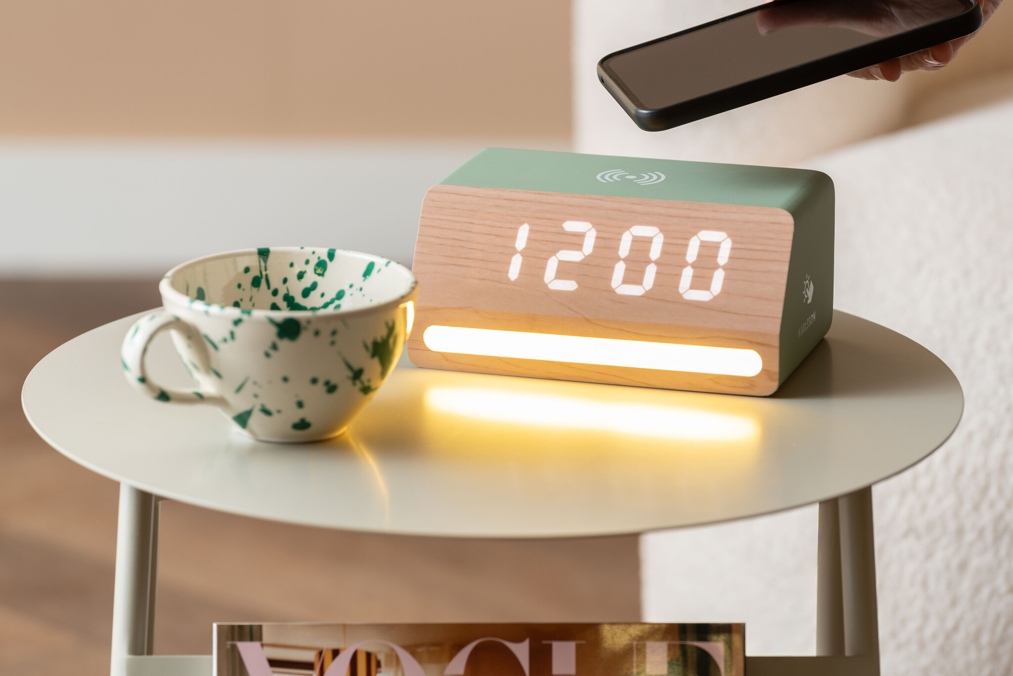 Karlsson - Wekker Retro w. Light LED - Groen - 10x16,5x7,5 cm