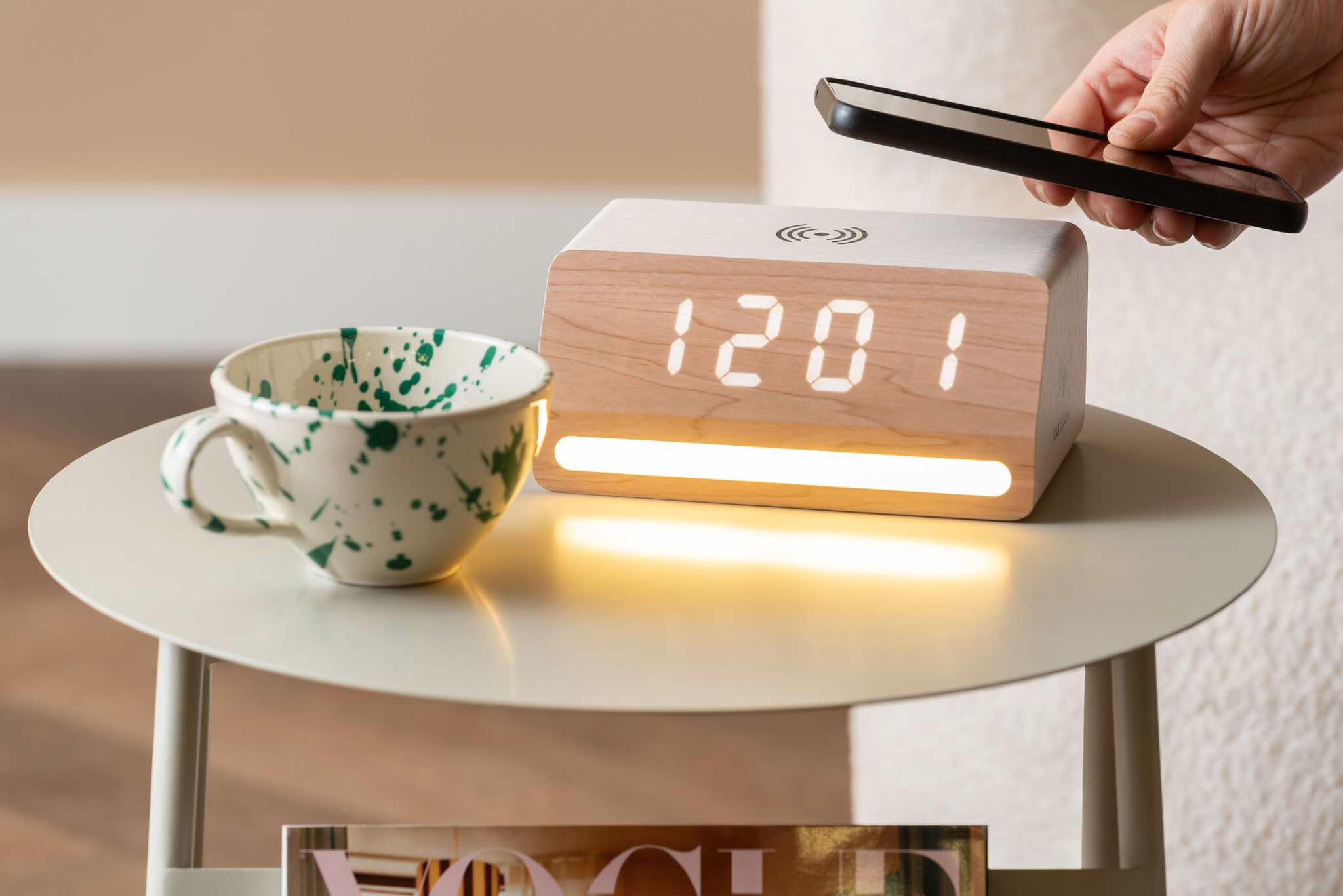 Karlsson - Wekker Retro w. Light LED - Wit - 10x16,5x7,5 cm