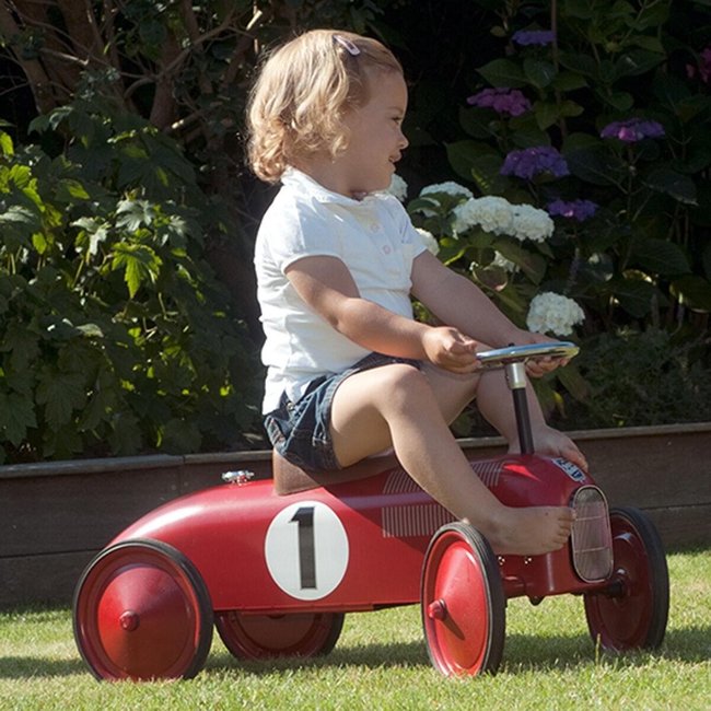 Retro Auto Rood James