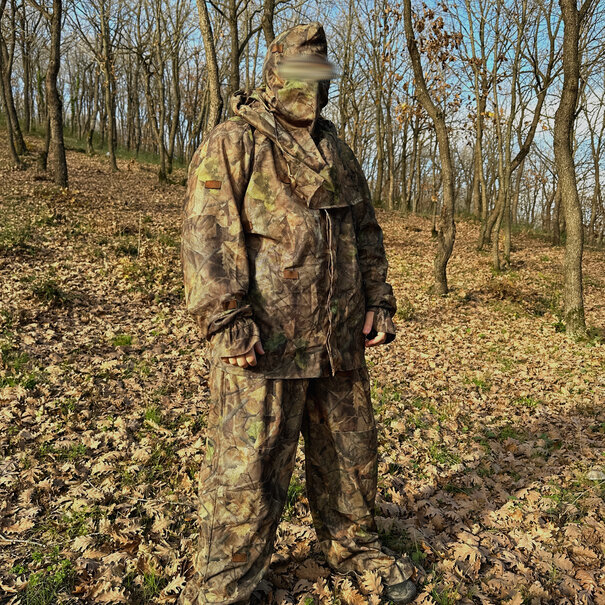 Kicking Mustang KMCS Crafting Suit Woodland Floor (With balaclava & Backpack Cover)