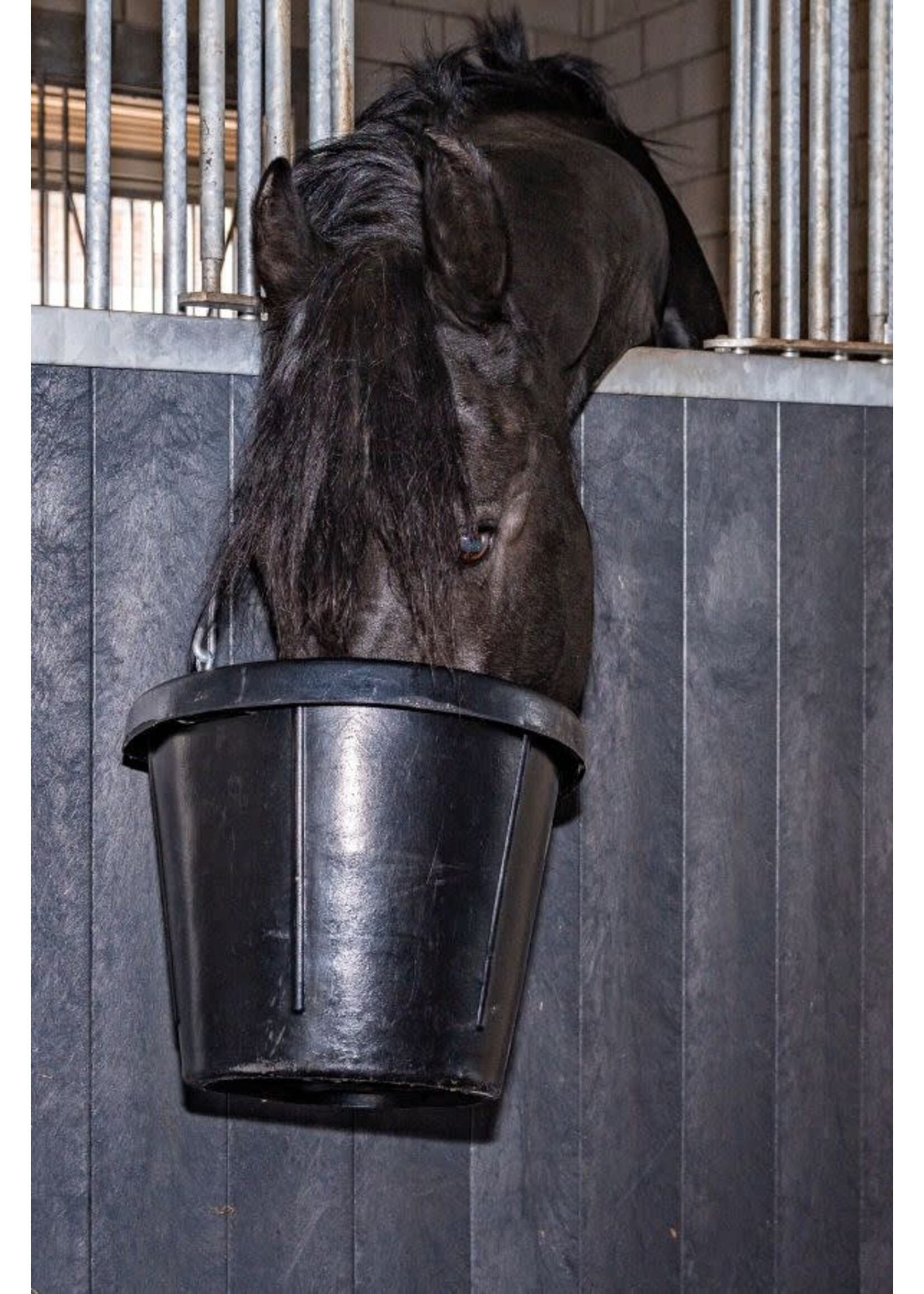 Rubber Bucket with flat side 17L