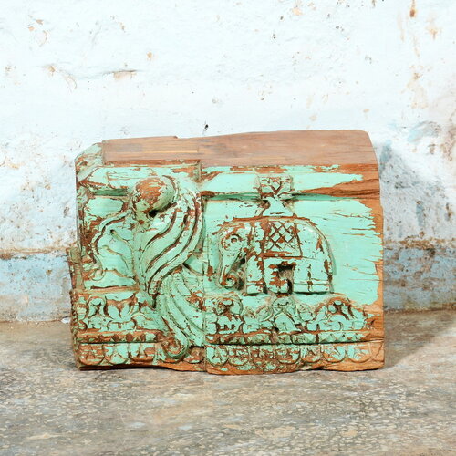 Turquoise voetstuk olifant