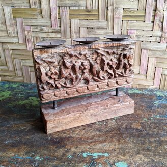 Driedubbele kandelaar sierlijk