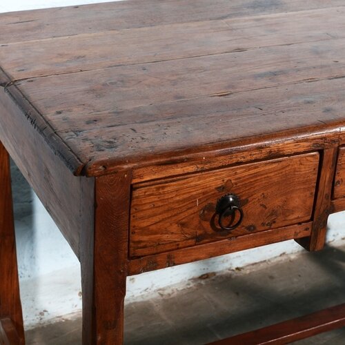 Vintage bureau bold