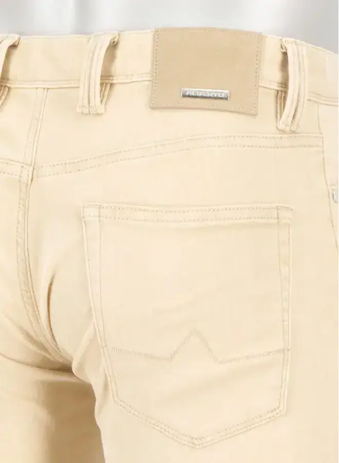 Jeans Premium PIPE Light Soft Denim Regular Fit 4207 1571 Col. 520 Beige