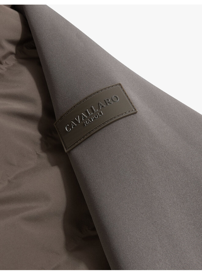 Quintino Jas 112261013 Kleur 880000 Donker Taupe