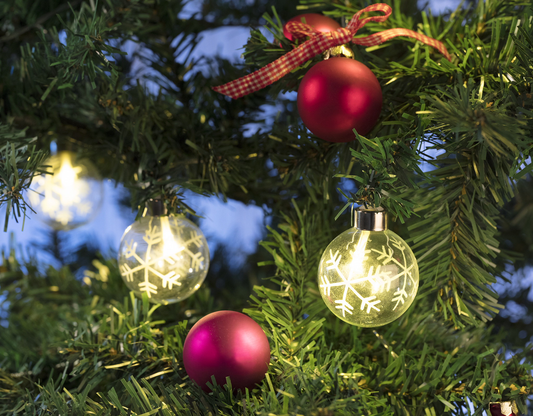 Kerstverlichting in kerstbal met sneeuwvlokpatroon - 20 Kerstballen