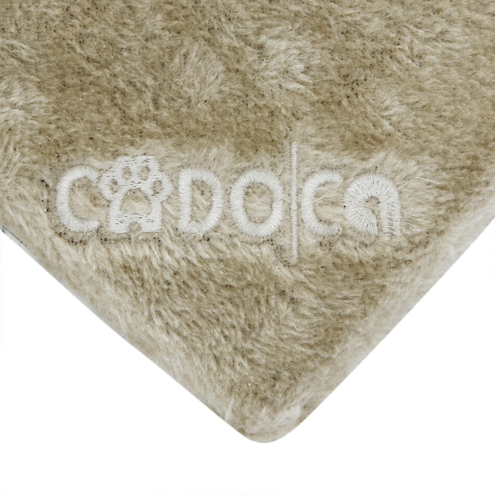 Cadoca Kattenboom beige met 3 kijkplekken, 1 grot, 2 speelballen en één touw