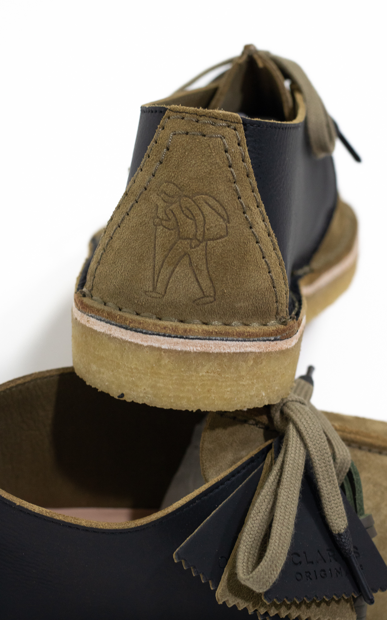 C.P. COMPANY X CLARKS DESERT TRACK SCHOEN - VIC Fashion for Men