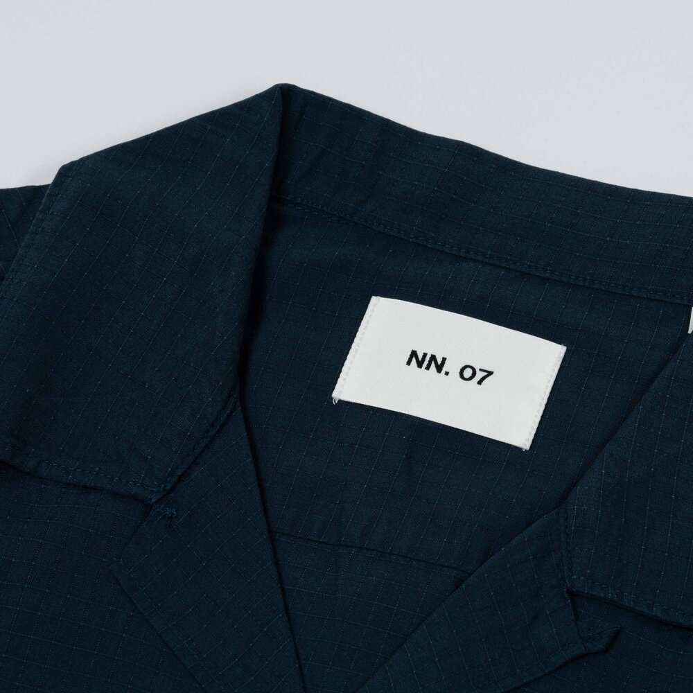 NN.07 JULIO SHORTSLEEVE SHIRT MARINE