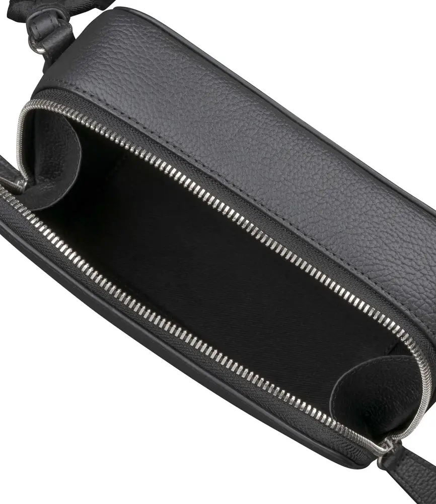 A.P.C. A.P.C. PARIS SOHO CAMERA BAG GRAIN LEATHER NEKTAS ZWART A.P.C. A.P.C. PARIS SOHO CAMERA BAG GRAIN LEATHER NEKTAS ZWART