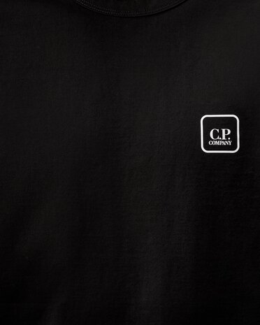 C.P. COMPANY METROPOLIS SERIES GRAPHIC LOGO T-SHIRT ZWART