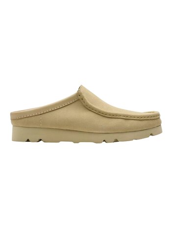 CLARKS WALLABEE SLIP ON MAPLE BEIGE CLARKS WALLABEE SLIP ON MAPLE BEIGE