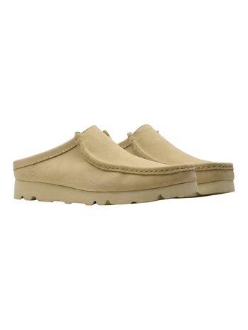 CLARKS WALLABEE SLIP ON MAPLE BEIGE CLARKS WALLABEE SLIP ON MAPLE BEIGE