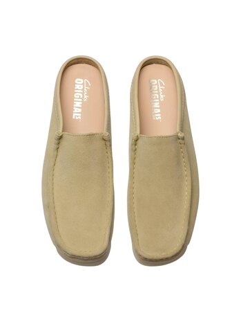 CLARKS WALLABEE SLIP ON MAPLE BEIGE CLARKS WALLABEE SLIP ON MAPLE BEIGE
