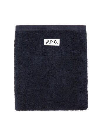 A.P.C. A.P.C. PARIS X ASICS HANDDOEK MARINE A.P.C. A.P.C. PARIS X ASICS HANDDOEK MARINE