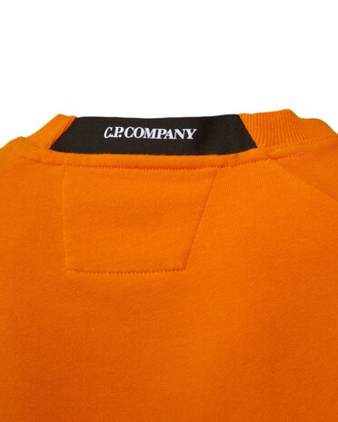 C.P. COMPANY DIAGONAL RAISED FLEECE CREWNECK SWEATER ORANJE
