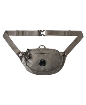 C.P. COMPANY NYLON B LENS CROSSBODY BAG GRIJS