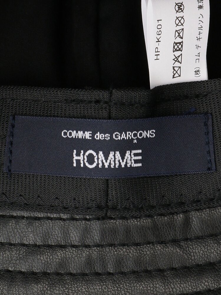 Comme des Garcons Homme COMME DES GARÇONS HOMME SYNTH LEATHER BUCKET HAT ZWART