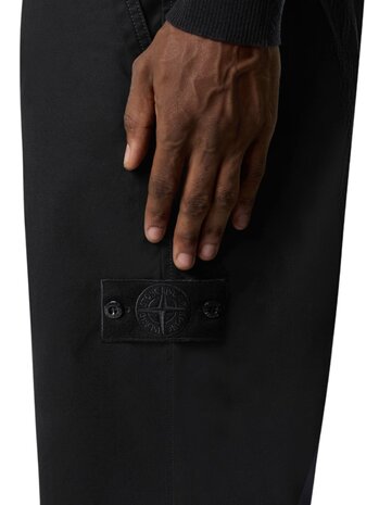 Stone Island STONE ISLAND GHOST PIECE WEATHERPROOF COTTON CANVAS BROEK ZWART