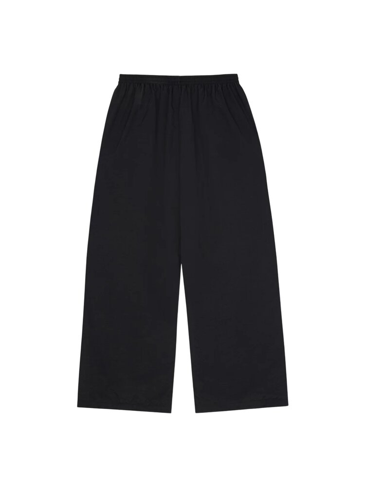 FLÂNEUR SOUND & DESIGN OVERSIZED TRACK PANT ZWART