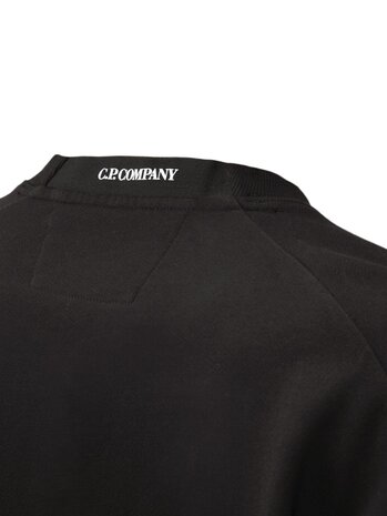 C.P. Company C.P. COMPANY DIAGONAL RAISED FLEECE CREWNECK LENS SWEATER BLACK