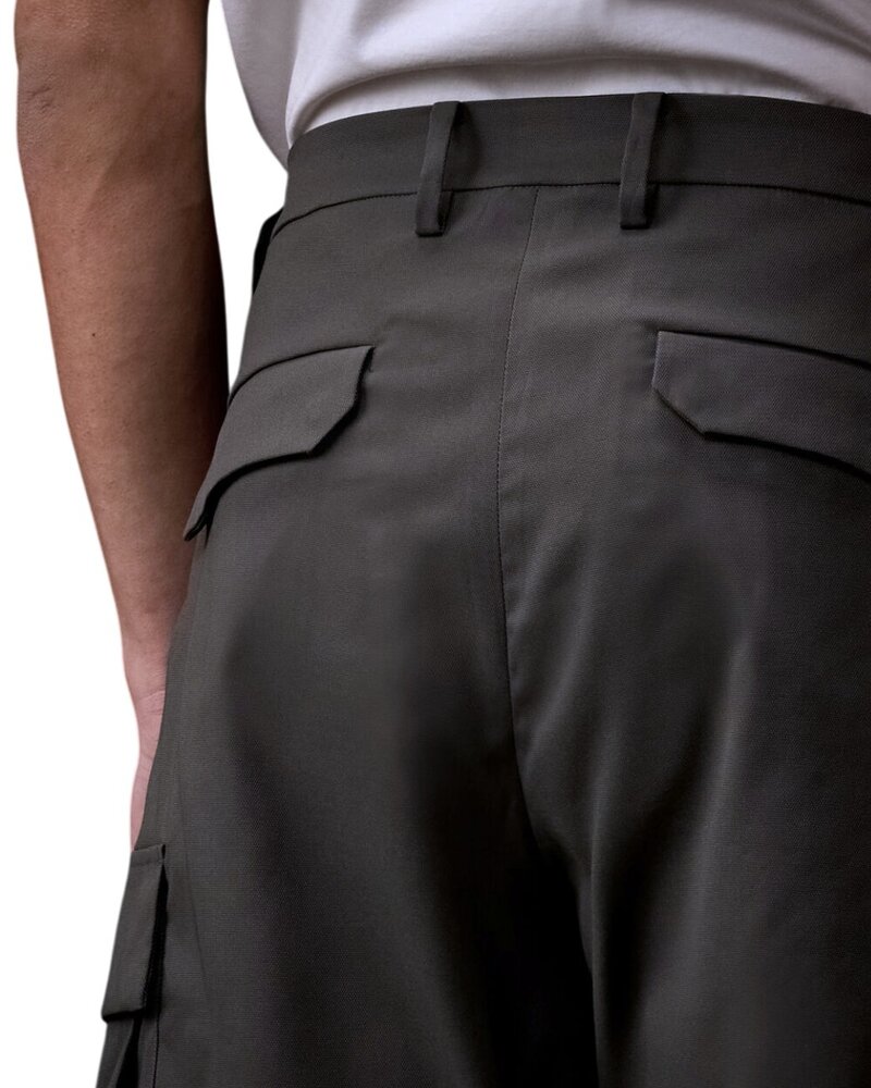 C.P. Company C.P. COMPANY METROPOLIS SERIES TECHNICAL PANAMA CARGO SHORTS GREY