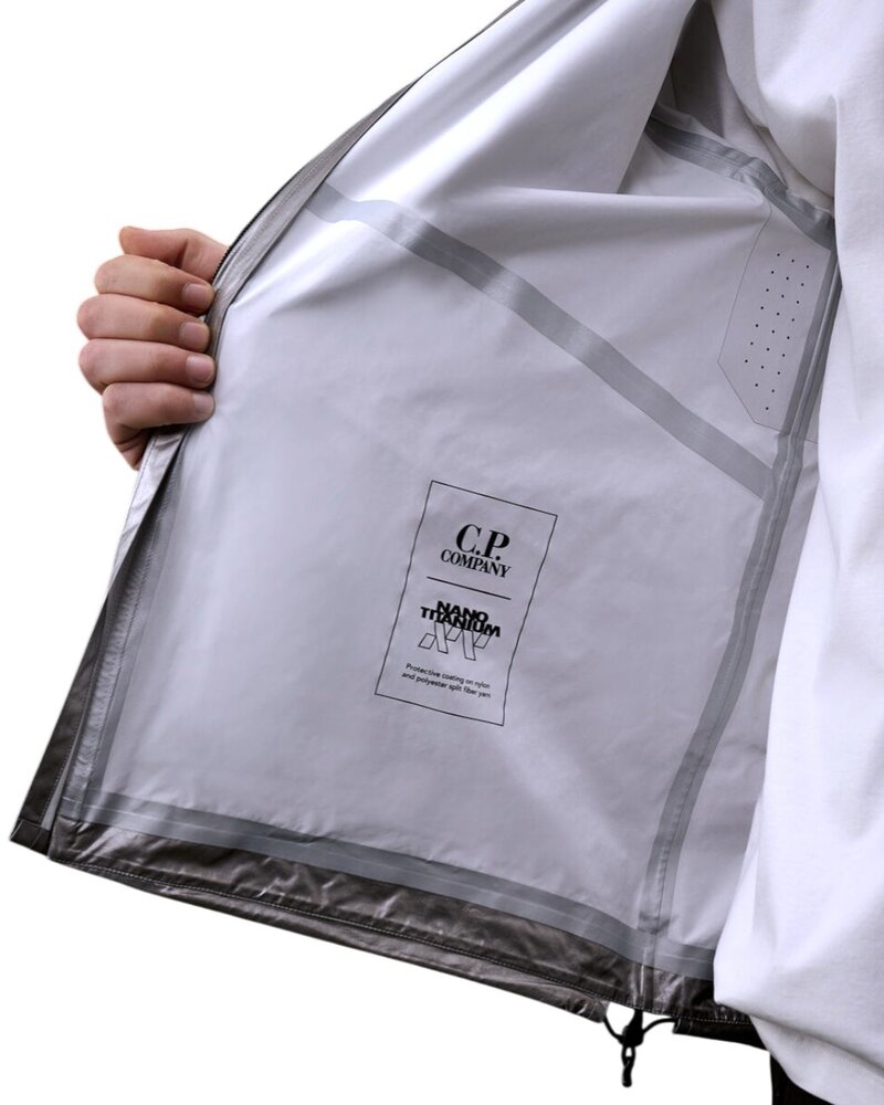 C.P. Company C.P. COMPANY METROPOLIS SERIES NANO TITANIUM HOODED JACK SILVER