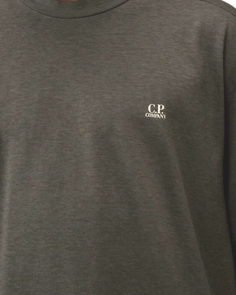 C.P. Company C.P. COMPANY 20/1 JERSEY PLATED LOGO T-SHIRT GUNMETAL C.P. Company C.P. COMPANY 20/1 JERSEY PLATED LOGO T-SHIRT GUNMETAL