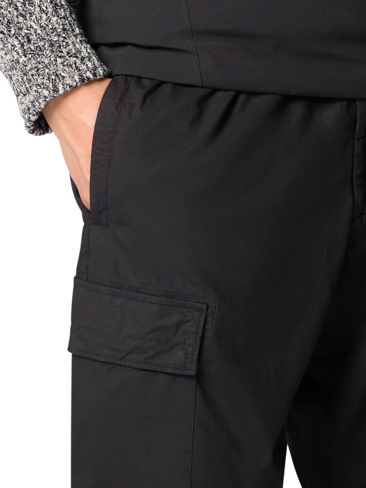 Stone Island STONE ISLAND STRETCH TELA PARACADUTE CARGO PANTS BLACK