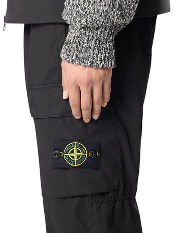 Stone Island STONE ISLAND STRETCH TELA PARACADUTE CARGO PANTS BLACK