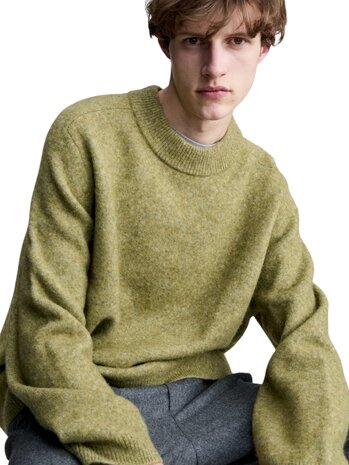 A.P.C. A.P.C. PARIS LOOSE FIT PULLOVER LIGHT KHAKI GREEN A.P.C. A.P.C. PARIS LOOSE FIT PULLOVER LIGHT KHAKI GREEN