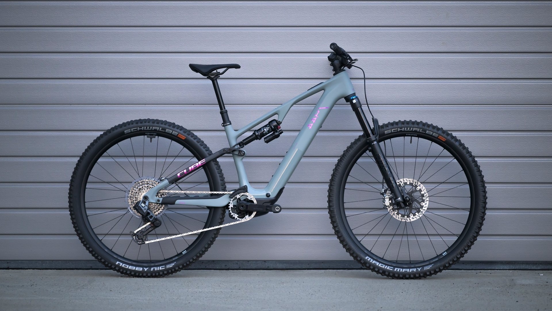Discover the Cube AMS Hybrid ONE44 C:68X