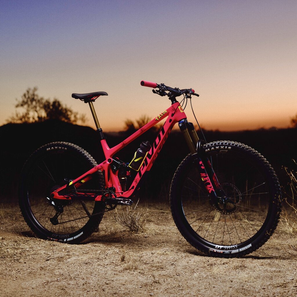 Pivot 2024 Pivot Switchblade V6 Team XX Eagle (Rare LTD Edition)